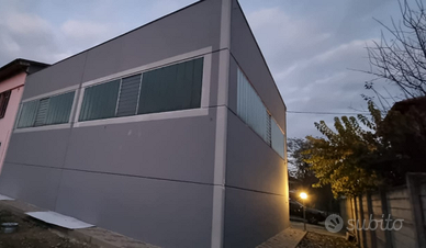 Capannone commerciale