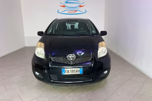 TOYOTA Yaris 1.0 5 ,porte Sol
