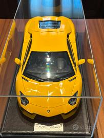 Pocher Lamborghini Aventador Scala 1/8 Gialla