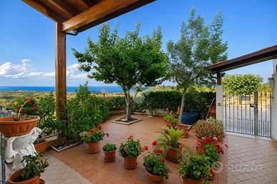 VILLA A SCHIERA A MOSCIANO SANT'ANGELO