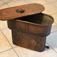 Vecchie pentole in rame