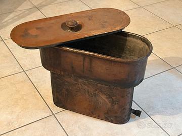 Vecchie pentole in rame