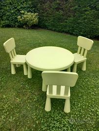 TAVOLINO E SEDIE PER BAMBINI
