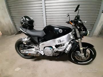 Yamaha 1000 completamente modificata