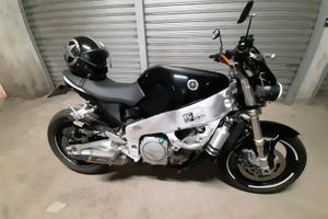 Yamaha 1000 completamente modificata