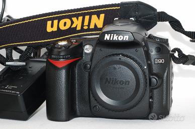 macchina fotografica reflex Nikon D90 12mpx aps-c 