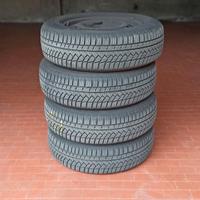 treno Pneumatici winter Continental 215/65 R 17 