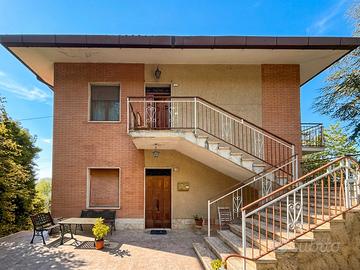 In zona panoramica e senza condominio, contattaci
