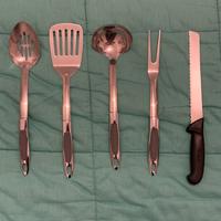 Set di utensili da cucina in acciaio