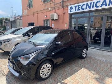 Toyota Aygo Connect 1.0 VVT-i 72CV 5 porte x-busin