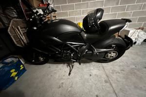 Ducati Diavel dark