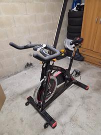 Spin Bike GetFit modello Rush 331  volano da 18 Kg