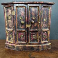 modellino armadio laccato fine '800