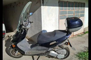 Vendes: scooter paggio Leonardo 150cc