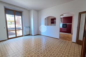3 LOCALI A TERNI