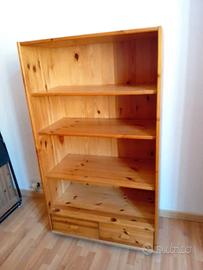 Libreria in legno con rotelle