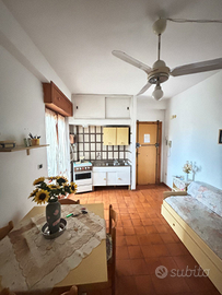 Trilocale con box, centro, scalea