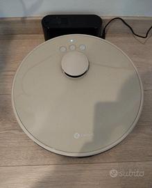 robot aspirapolvere e lavapavimenti
