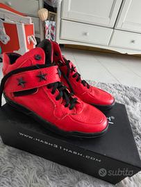 Scarpe hash31hash interamente in pelle rosse e ner