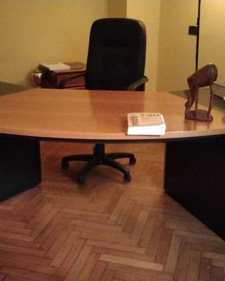 Scrivania ufficio