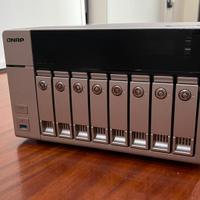 NAS QNAP TVS-863-8G esp. 16 Gb con 8 HDx6 Tb (=48)