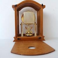 Elegante orologio da tavolo legno pendolo a sfere