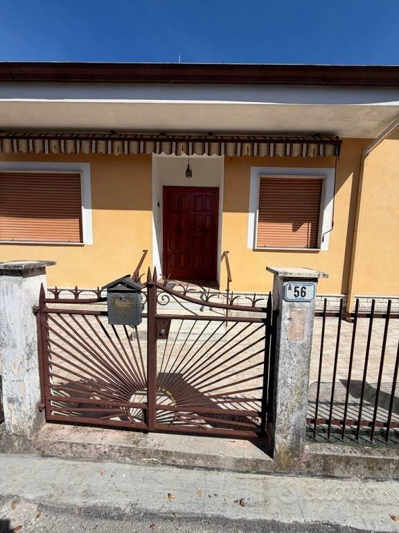 Villa di 220 m² con più di 5 locali a Frosinone - Vista 3