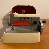 Macchina da cucire mini Necchi vintage