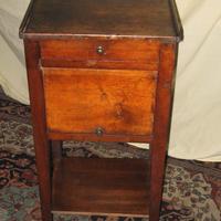 Comodino antico in stile Direttorio