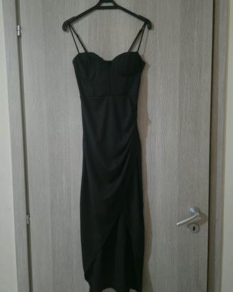 vestito lungo nero con coppe