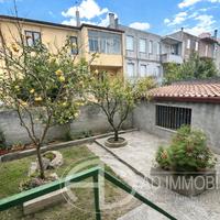 Raro appartamento autonomo con giardino