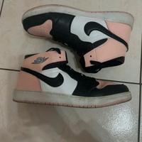 Jordan 1 Mid Rosa e Nere