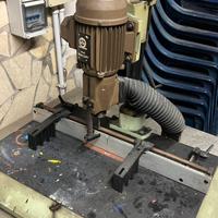 Trapano foracarta a colonna