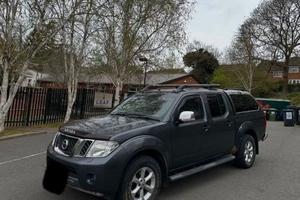 Nissan Navara D40 2.5 diesel YD25 per ricambi (2a)