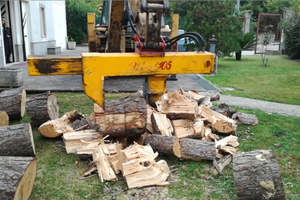 Spaccalegna per escavatore