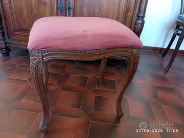 Sgabello stile antico