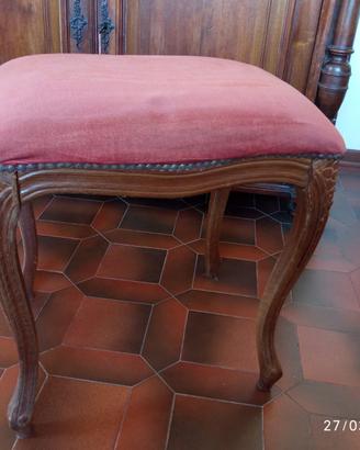 Sgabello stile antico