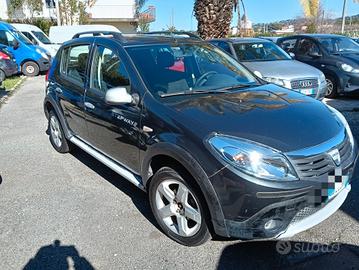 Dacia Sandero 1.6 8V Lauréate