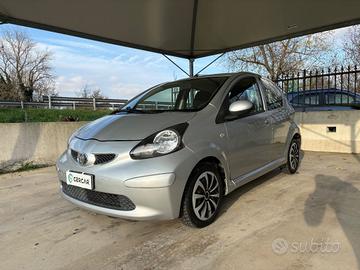 TOYOTA Aygo 1.0 12V VVT-i 5 porte OK NEOPATENTAT