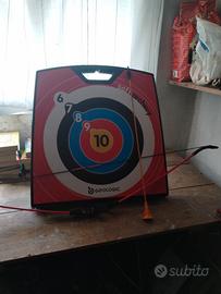 Bersaglio con arco e freccia 