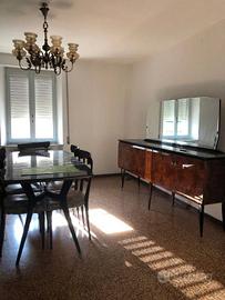 Appartamento di 100 m² con 4 locali e box auto a V