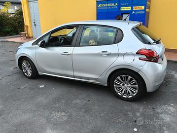 Peugeot 208 1.5 HDi 2018 neopatentati 
