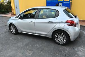 Peugeot 208 1.5 HDi 2018 neopatentati 