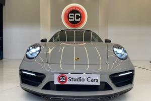 Porsche 911 Carrera 4 GTS