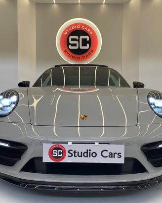 Porsche 911 Carrera 4 GTS