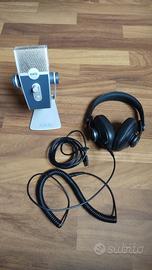 AKG Microfono + Cuffie Podcaster Essentials Bundle