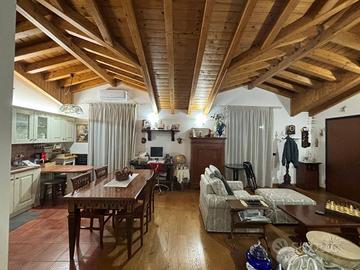 Appartamento di 75 m² con 2 locali e box auto a Mo