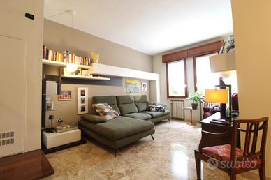 5 LOCALI A REGGIO NELL'EMILIA