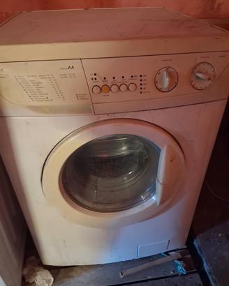 Si vende lavatrice Rex kg 7