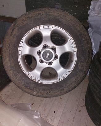 cerchi e gomme nissan navara